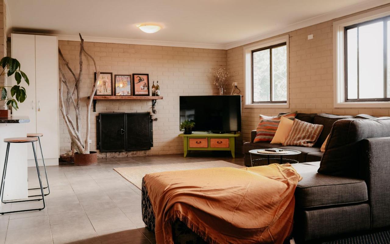 ג'ינדביין East Lake Travellers Lodge מראה חיצוני תמונה